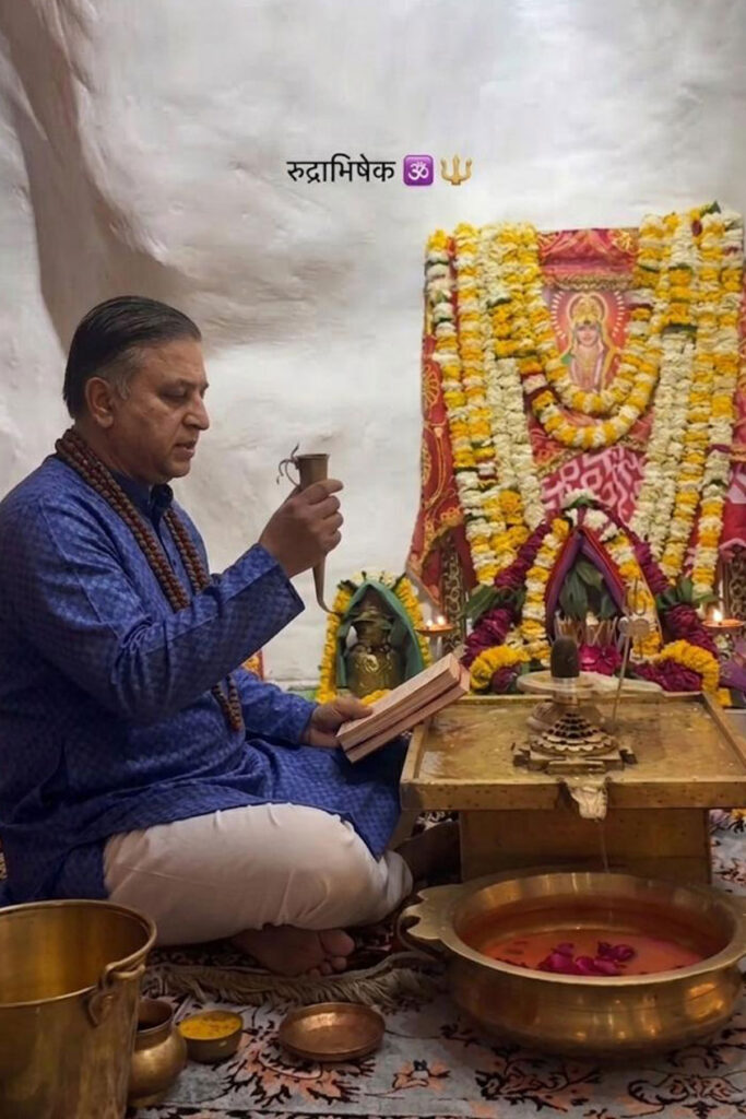 surat astrologer reading